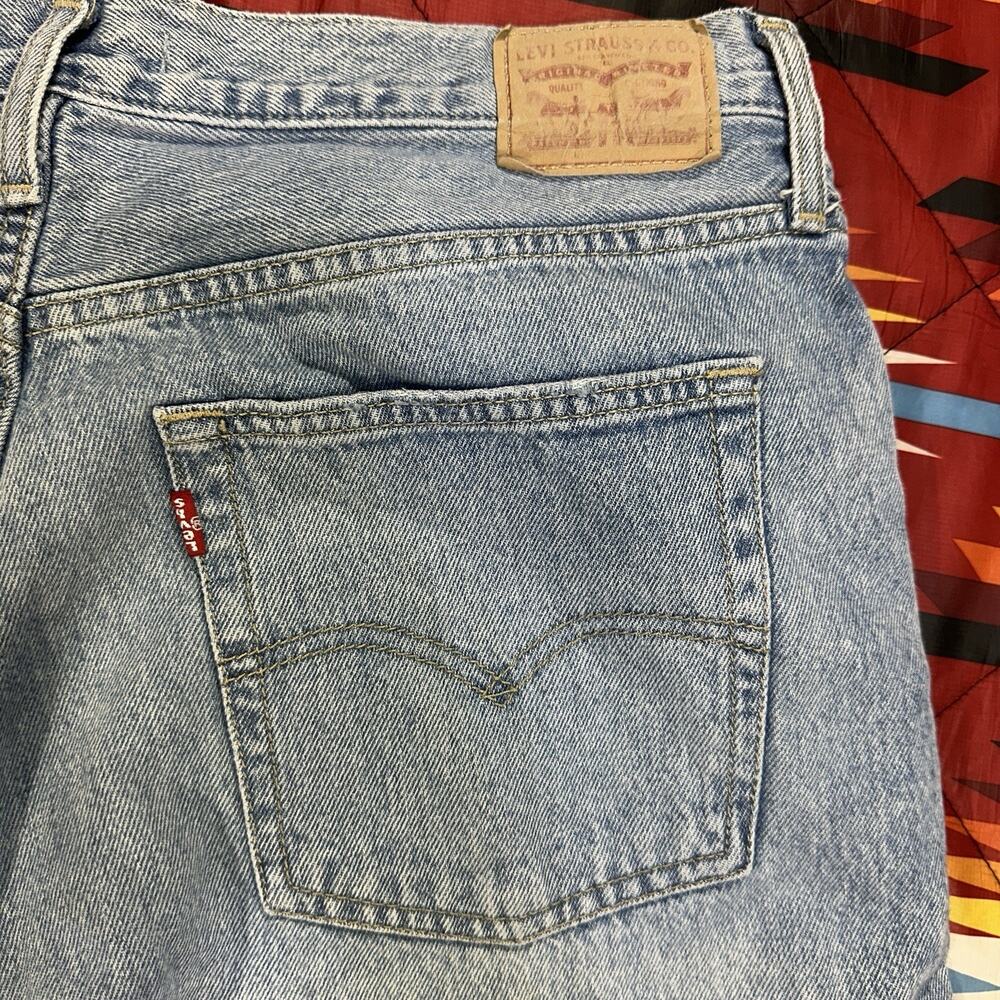 Levi's '94 BAGGY Blue Jeans Women’s Sz 34x30 Blue Relaxed Straight Denim Zip Fly - Picture 11 of 12